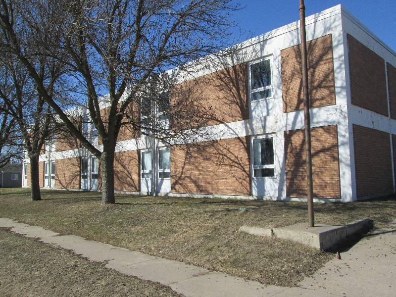 Albert Lea MN Commercial Building Auction NO RESERE  HIGHEST BIDDER WINS 
