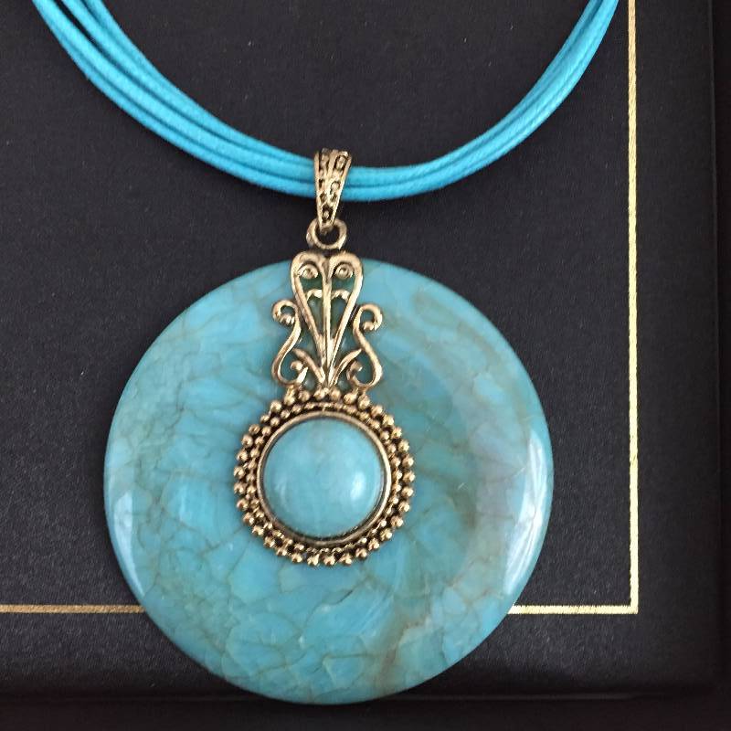 lot 81 image: New In Box Vintage Mid Century Modern Fabulous Erica Lyons Turquoise and Silvertone Pendant Necklace and Earrings Jewelry Set