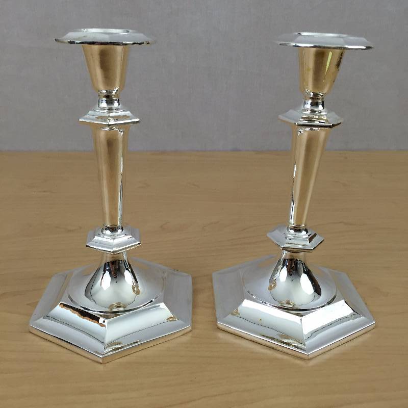 lot 86 image: New Lovely Pair Silver Plated British Colonial Style Hexagon Candlesticks Candle Holders