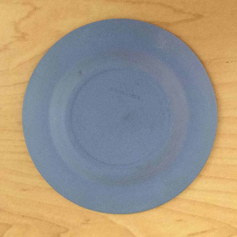 lot 100 image: Lovely Quality Wedgwood Cream & Lavender Blue Jasper Ware Grecian Scene Ashtray