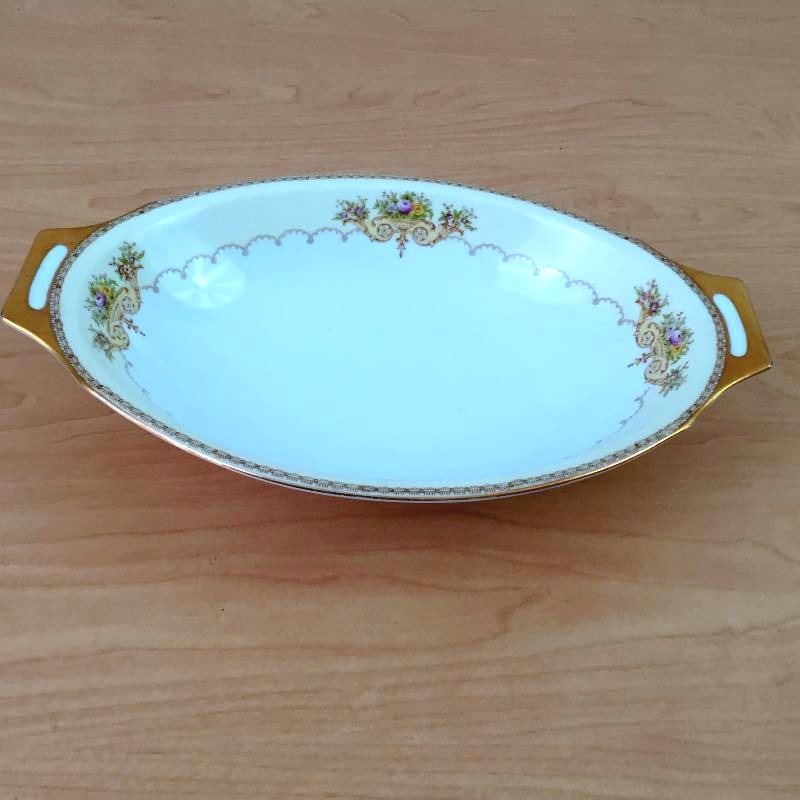 lot 105 image: Lovely Vintage Collectible Meito Hand Painted Gold & Floral Porcelain China Oval Serving Vegetable Dish