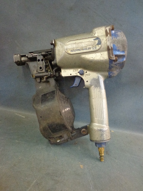 Max Pneumatic Roofing Nailer