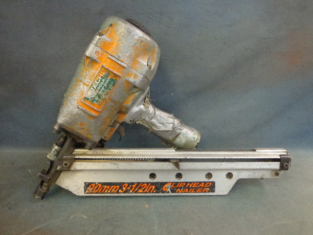 Hitachi 3 12 Strip  Pneumatic Nailer