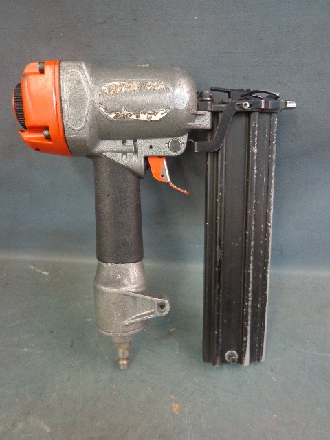 Pneumatic Stapler