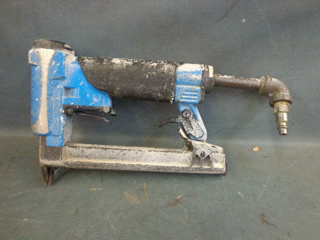 Pneumatic Stapler