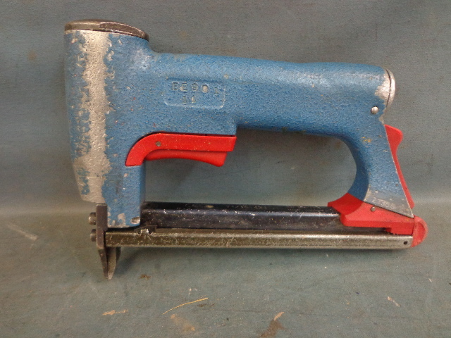 Pneumatic Stapler