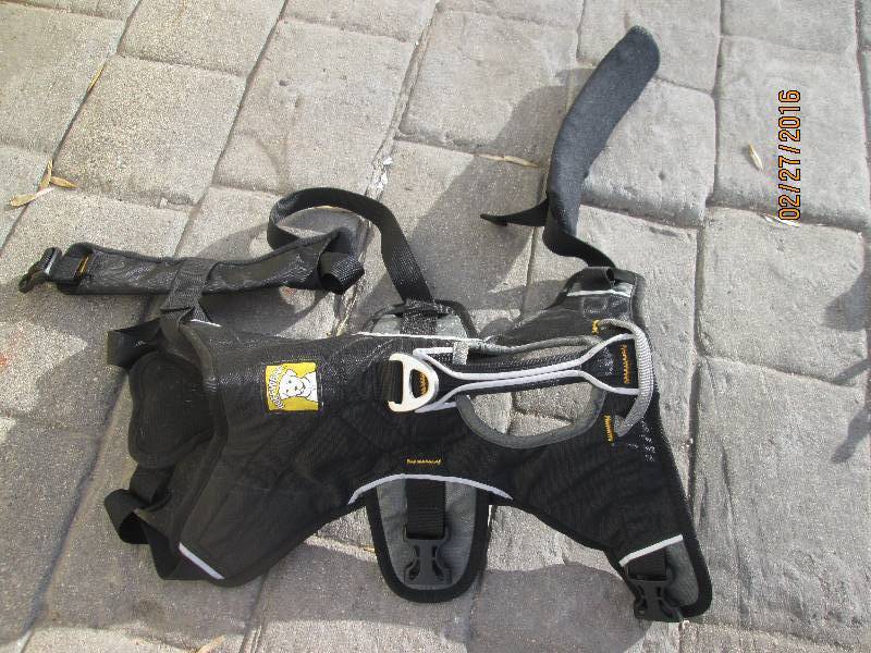 lot 11 image: Ruff wear dog harness...