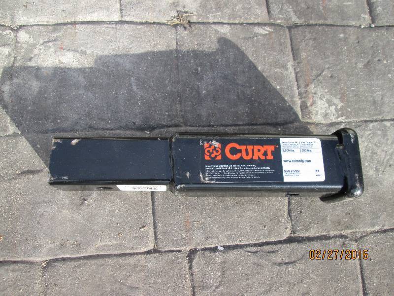 lot 17 image: Curt trailer hitch extender, 3000 l...