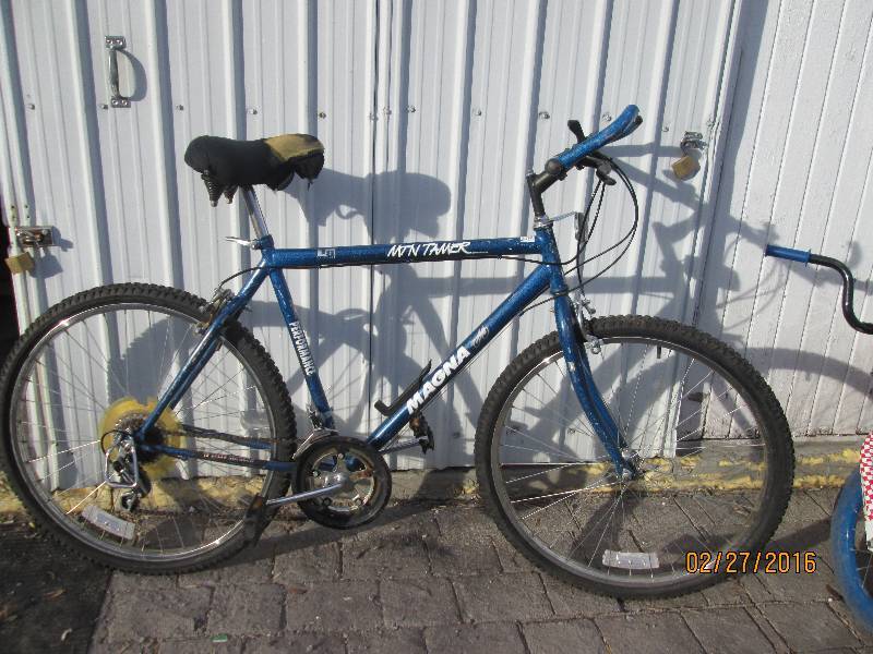 lot 23 image: Blue mountain tamer bike, 18 sp ind...