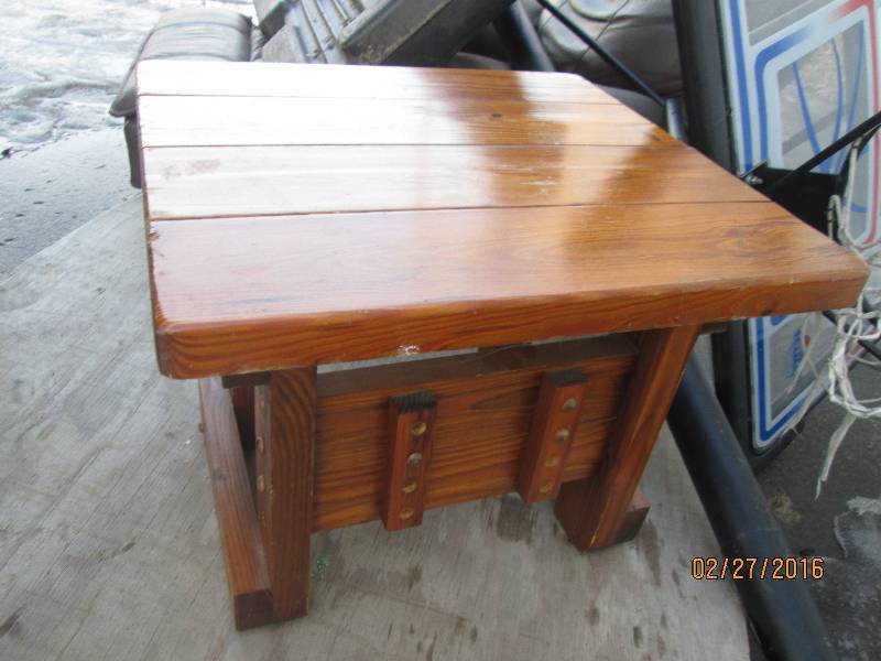 lot 34 image: Wood table, 22 x 23 x 19...