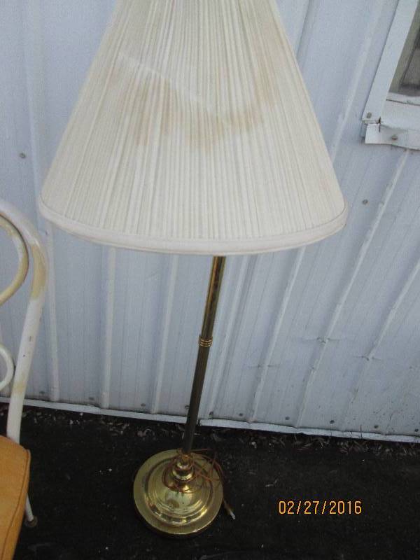 lot 35 image: Gold colored metal lamp base with c...