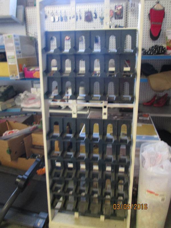 lot 90 image: Seed displaygreat for seeds or smal...