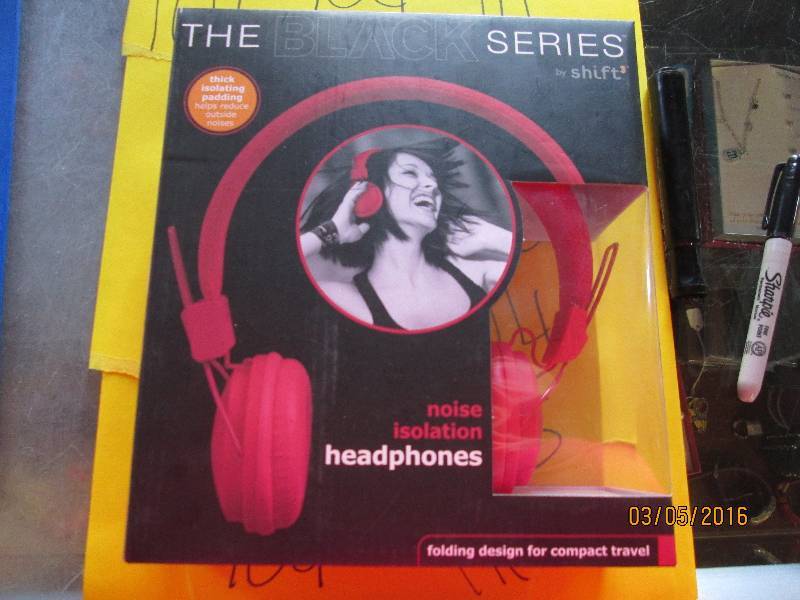lot 101 image: Black series noise isolation headph...