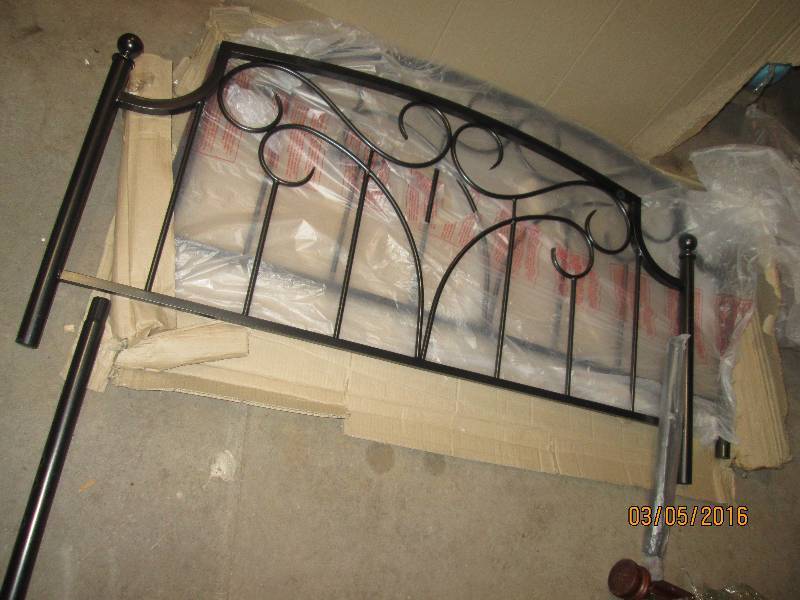 lot 110 image: new metal head and foot board, 5 w...