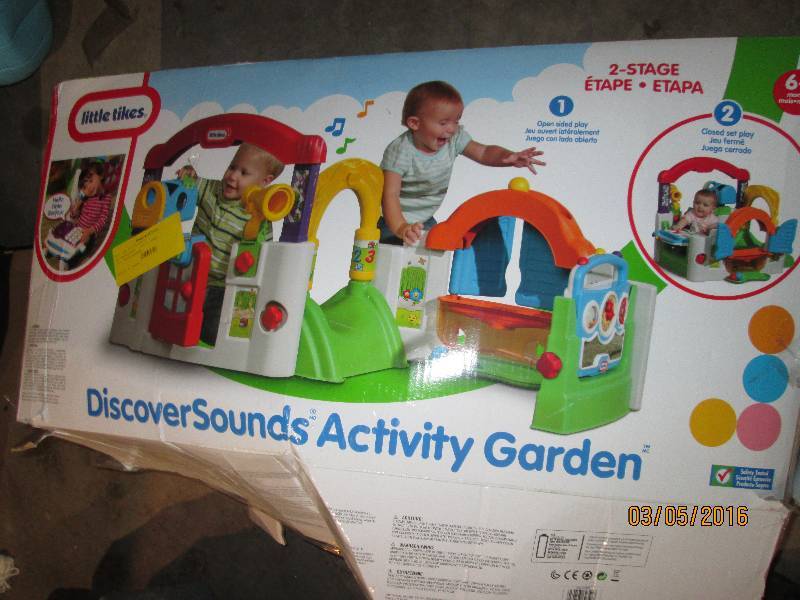 lot 112 image: Discovery sounds activity garden by...