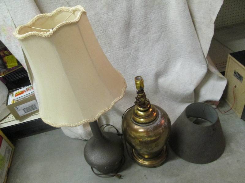 lot 170 image: Heavy base metal lamp and taller de...