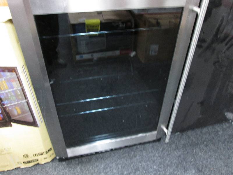 lot 116 image: New retail store item, Vissani 178 ...