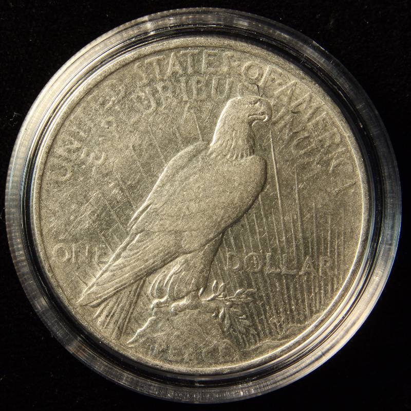 1922 PEACE SILVER DOLLAR VF IN AIRTITE HOLDER