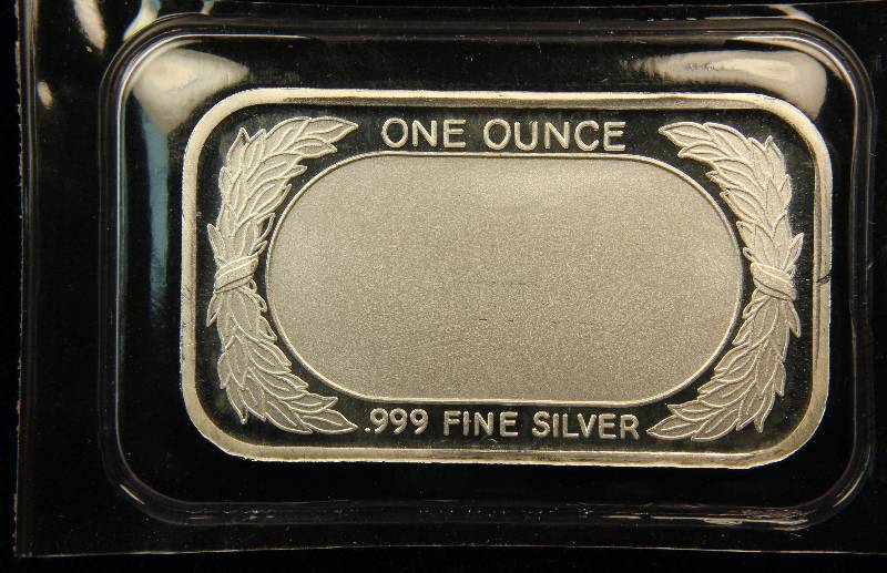 1 TROY OZ. .999 FINE SILVER BAR US FLAG DESIGN SEALED