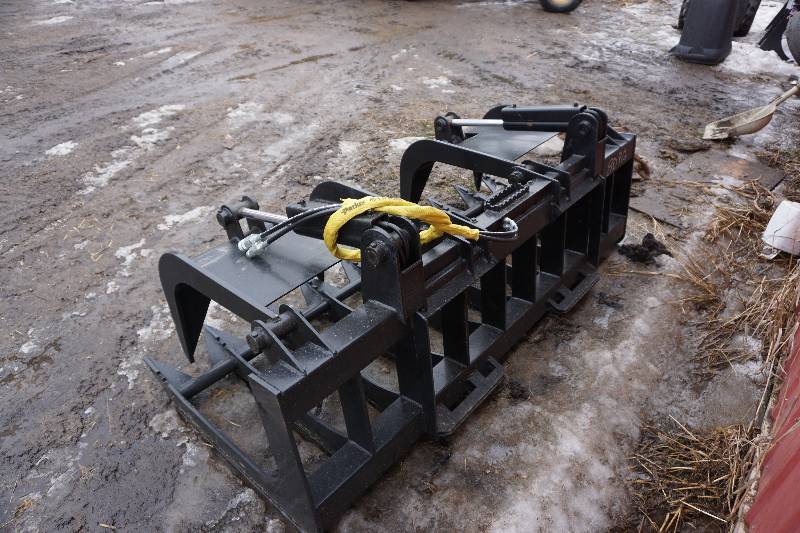 Universal Mount Bobcat Skid Loader Skid Steer 80 Heavy Duty Dual Ram Root Grapple Bucket