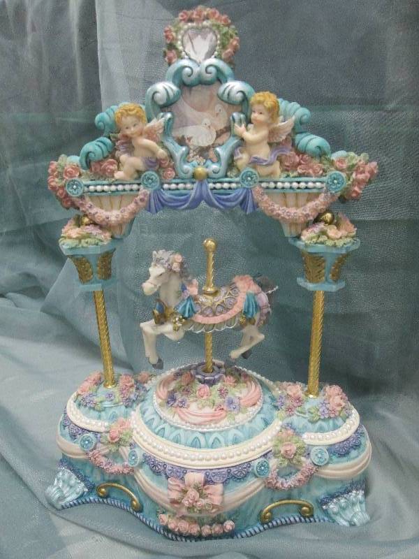 Collectable  Musical Carousel plays...