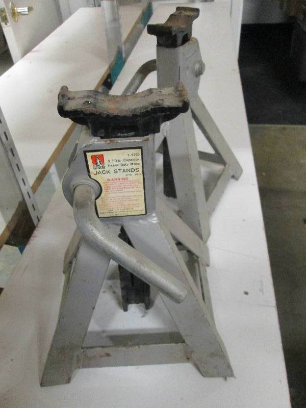 Set of 2   3-Ton Car Jack Stands...