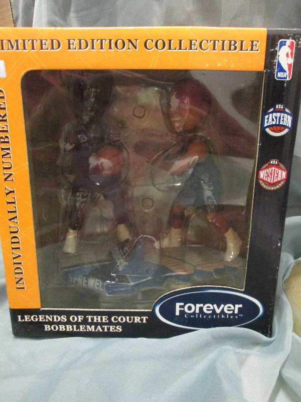 Basketball  Legends of the Court Bo...