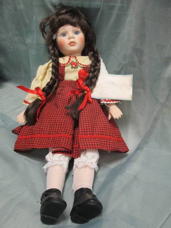 Sweetheart Doll Cindy Porcelain Do...