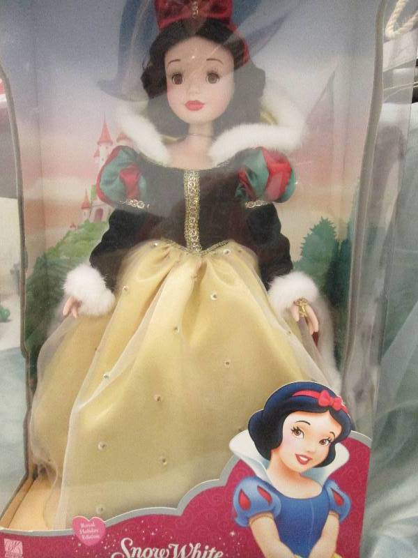 Disney Snow White Porcelain Keepsak...