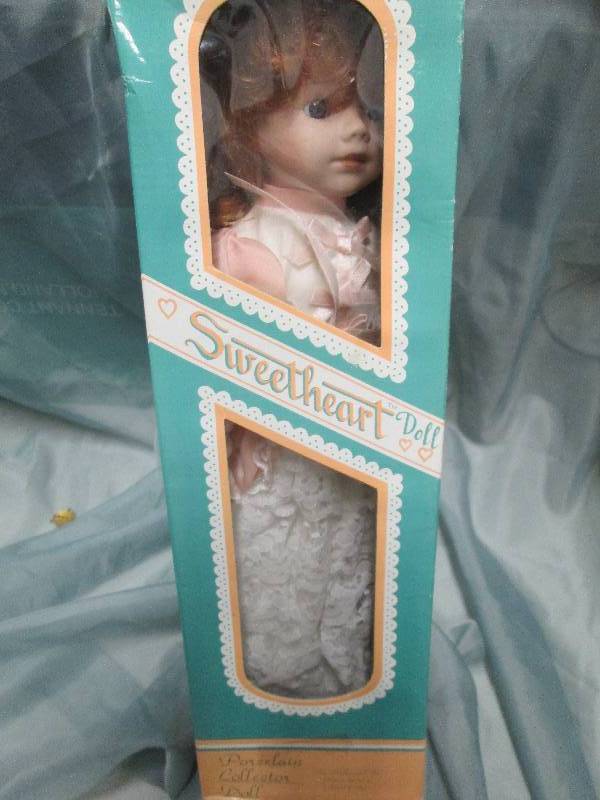 Sweetheart  Porcelain Collectors Do...