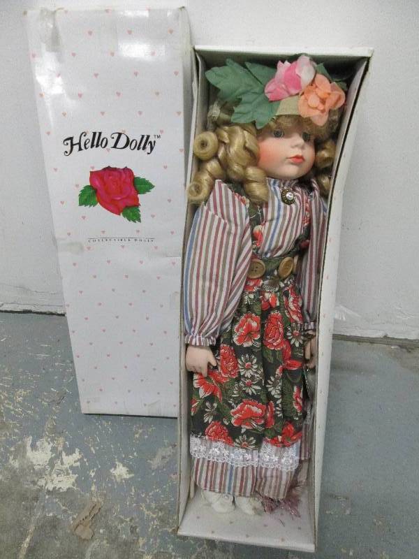 Hello Dolly Collectible Porcdelian ...