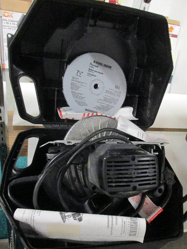 Skil Hand Circular Saw in case...