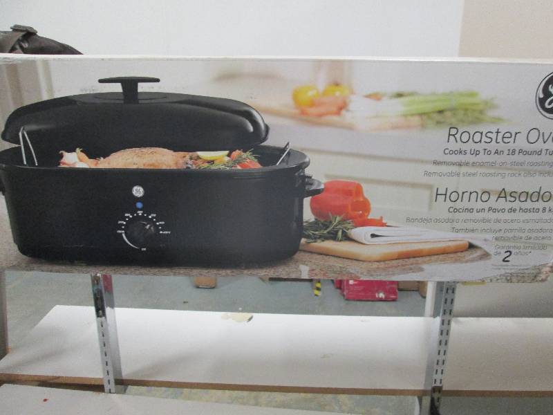 Large GE Roaster Oven- Used in box...