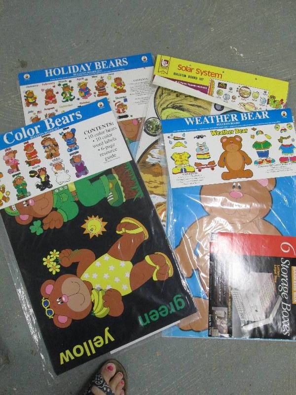 Bullitin Board Displays- Color Bear...