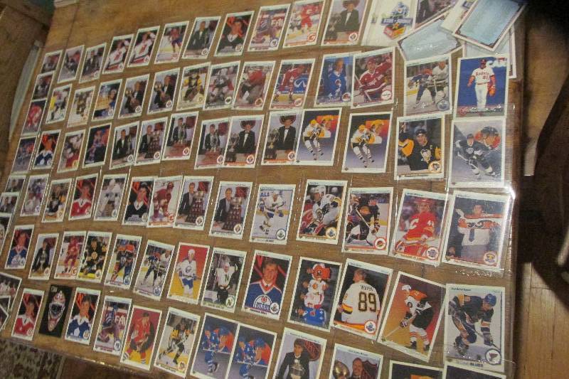 Lot of hockey cards in plastic slee...