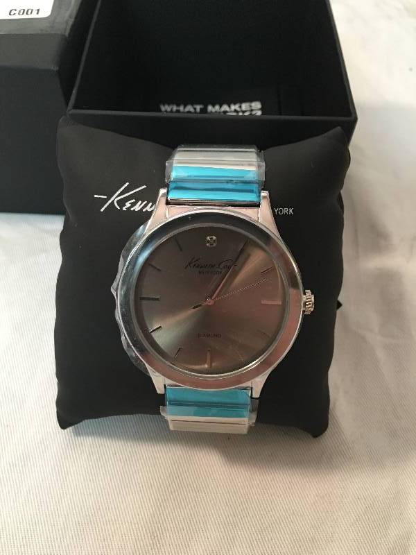 lot 9 image: Kenneth Cole Mens Diamond Watch