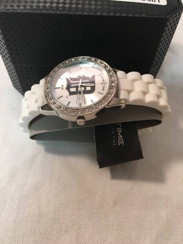 lot 13 image: Tigers MLB Ladies Frost Sport Watch
