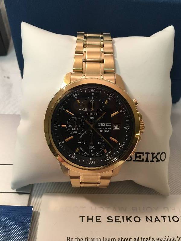 lot 17 image: Seiko Mens Goldtone Chronograph Sport Watch Retail $140