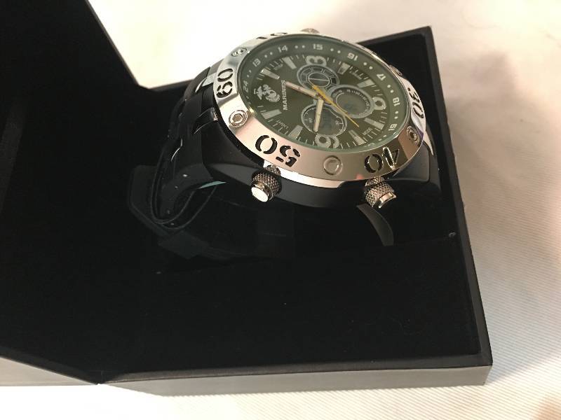 lot 28 image: Wrist Armor Mens Marines Green Dial Watch