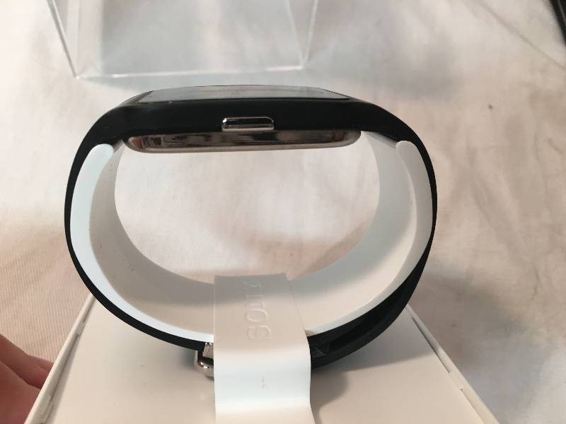 lot 35 image: Sony SmartWatch 3 -Black Retail $350