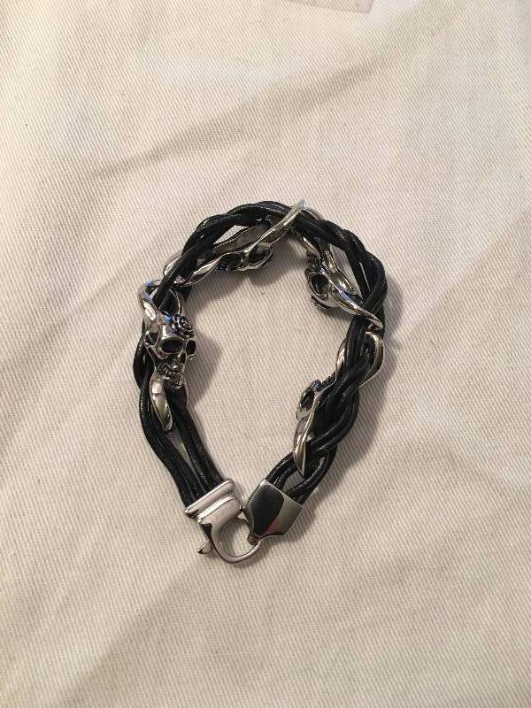 lot 38 image: Chisel Steel Antiqued Skull Leather Bracelet Retail $90