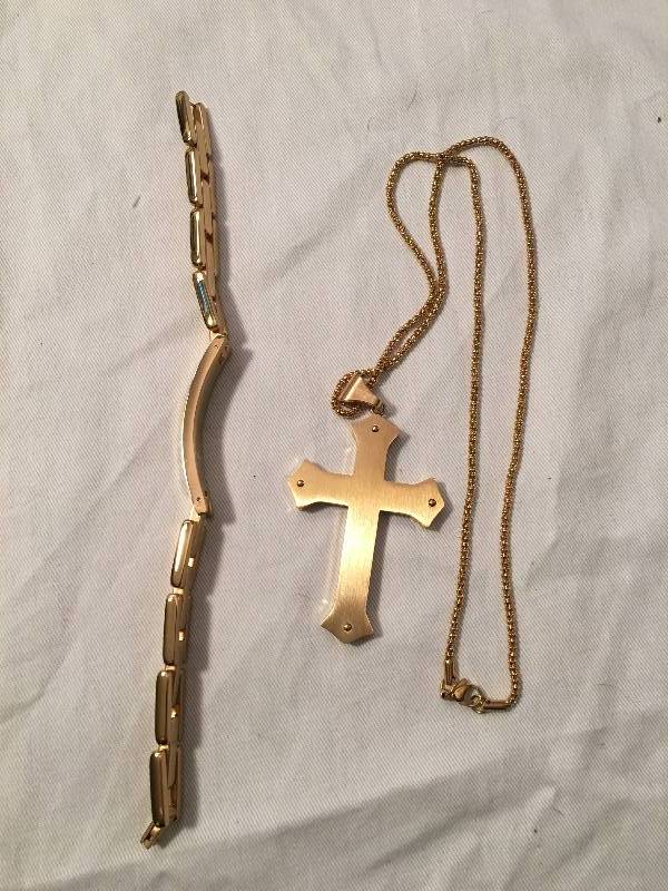 lot 41 image: Mens Goldtone Black Crystal Cross & Bracelet Set Retail $90