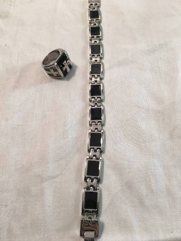 lot 65 image: Stainless Steel Mens Bracelet & Ring Set Size 8