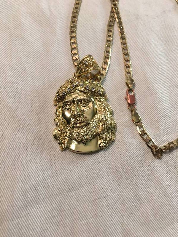 lot 66 image: Goldtone CZ Mens Jesus Pendant Retail $80