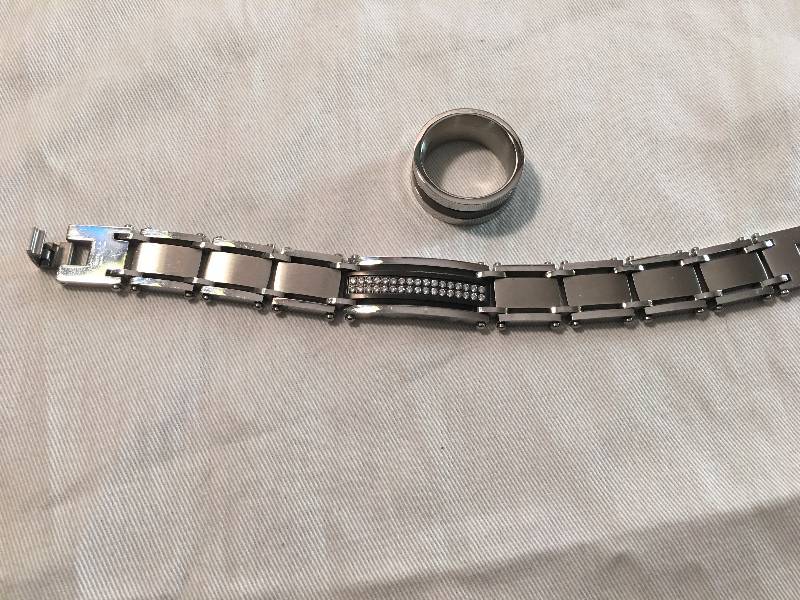 lot 68 image: Stainless Steel Mens CZ Bracelet & Ring Set  Size 13