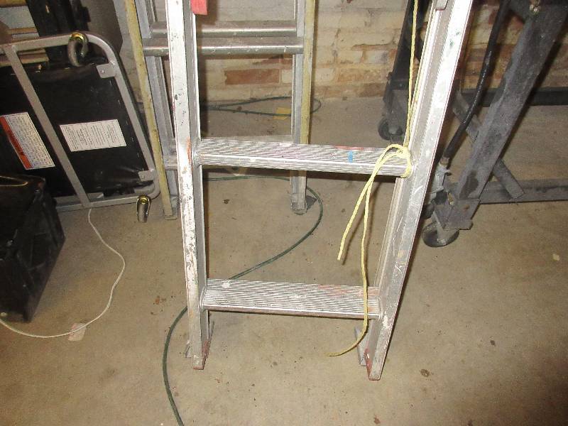 lot 22 image: 2 Extension Ladders 12 Aluminum
