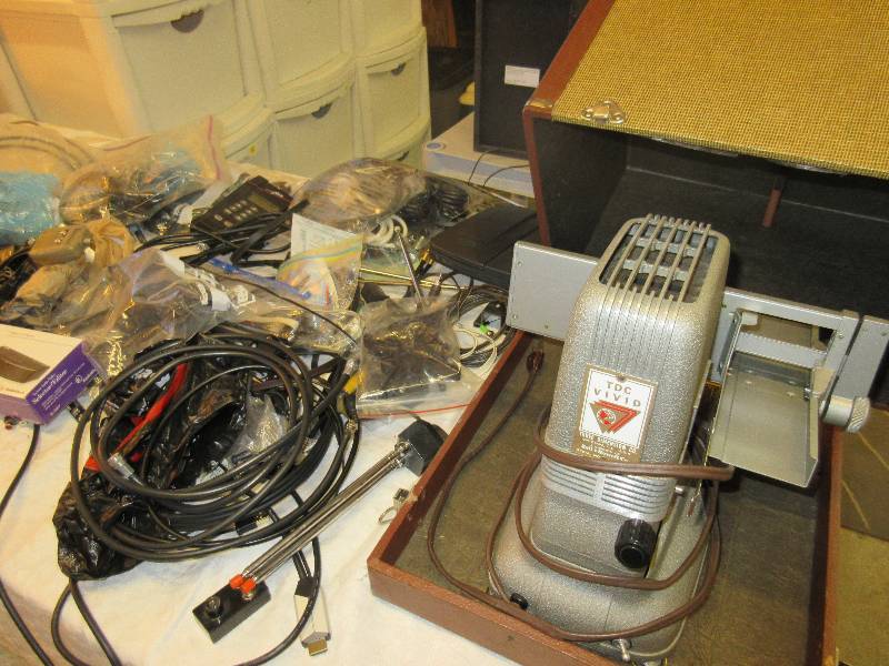 lot 32 image: Table of Electronics Vintage to Newer