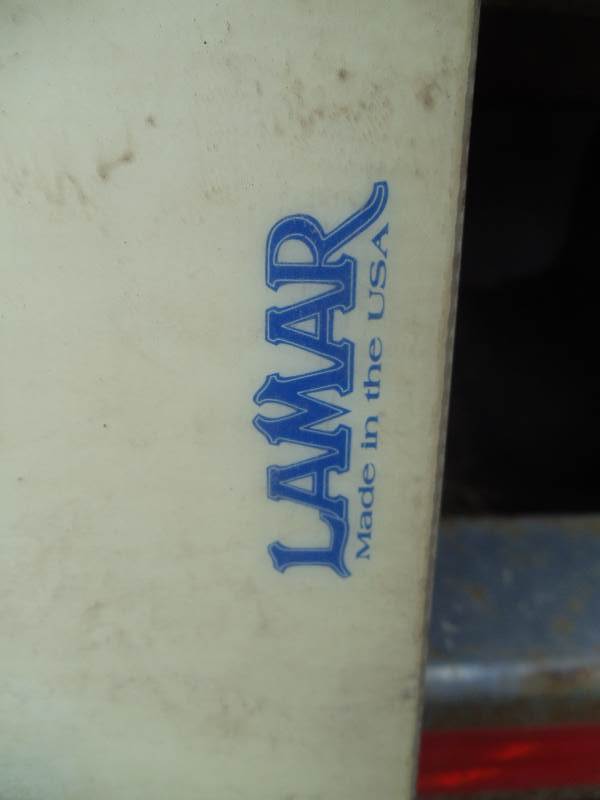 lot 6 image: Lamar Snowboard