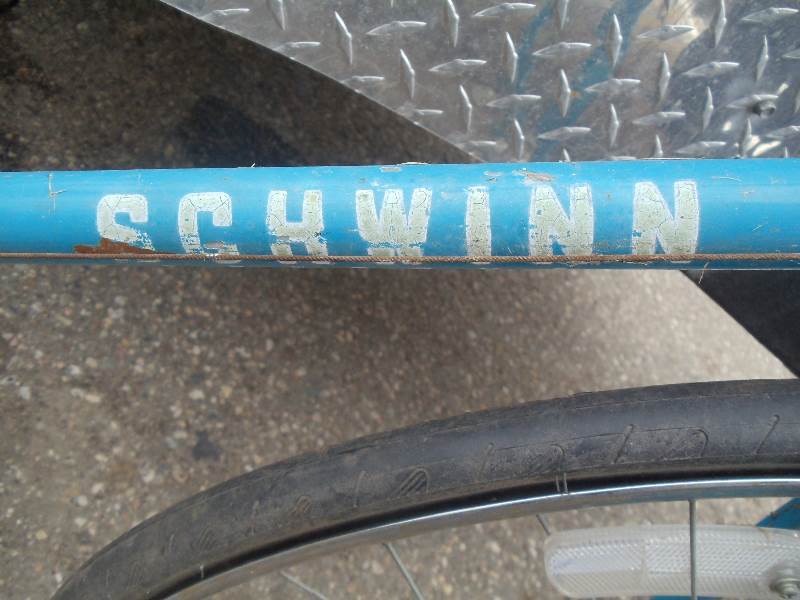 lot 13 image: Scwinn bicycle