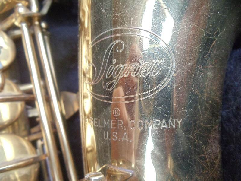 lot 15 image: Signet Saxophone